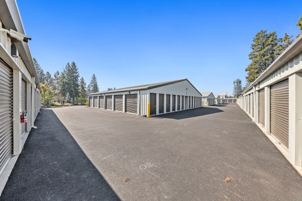 Facility photo: //images.sparefoot.com/medium/2243236532bde70e152.jpg