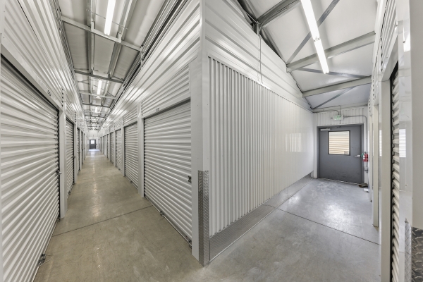 Facility photo: //images.sparefoot.com/medium/2243236532bdec9a13e.jpg