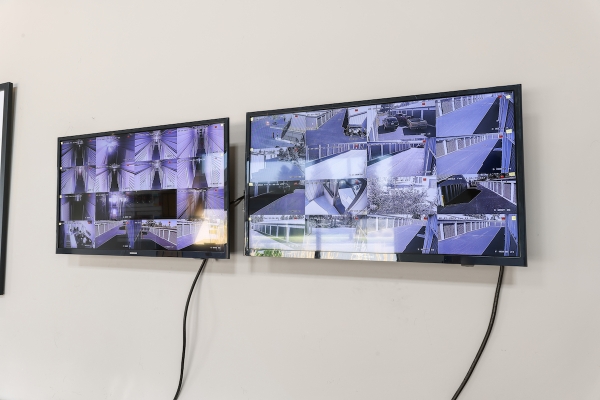 Facility photo: //images.sparefoot.com/medium/2243236532bdf01017c.jpg