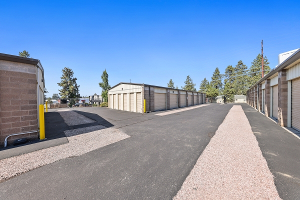 Facility photo: //images.sparefoot.com/medium/2243246532d37127631.jpg