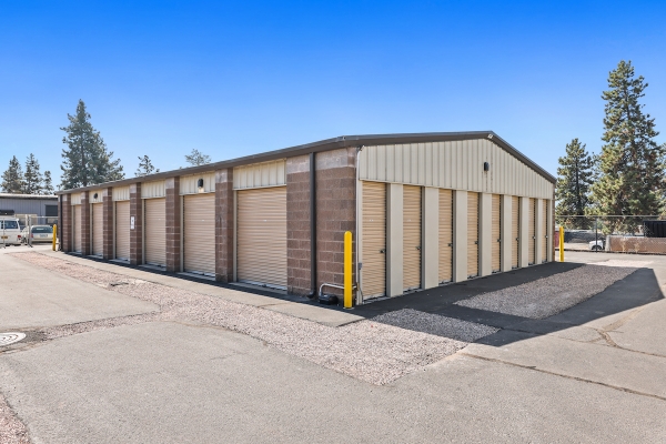 Facility photo: //images.sparefoot.com/medium/2243246532d372217a7.jpg