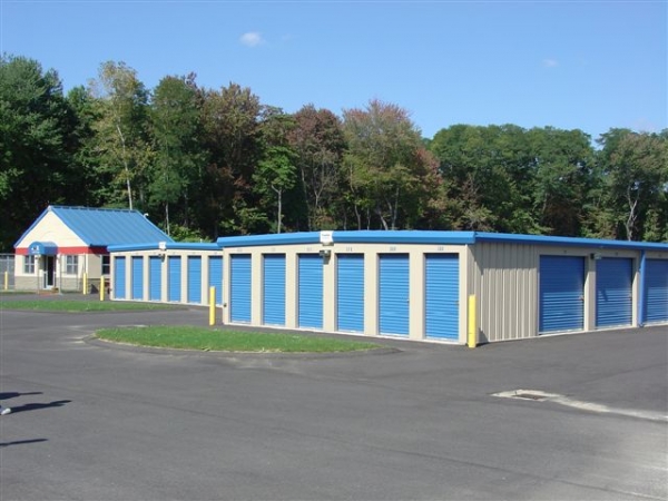 Facility photo: //images.sparefoot.com/medium/22433262bcac79f0354.jpg