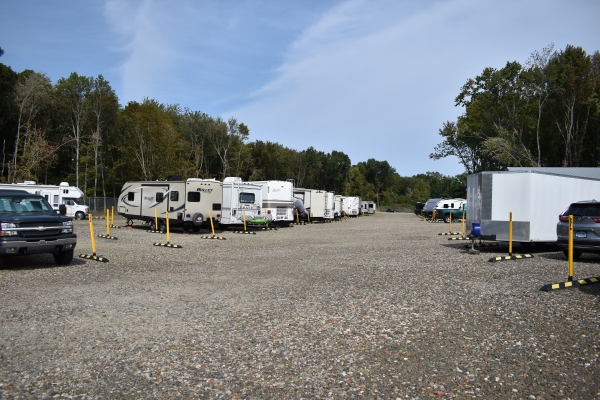 Facility photo: //images.sparefoot.com/medium/22433262bcac7e02ba0.jpg