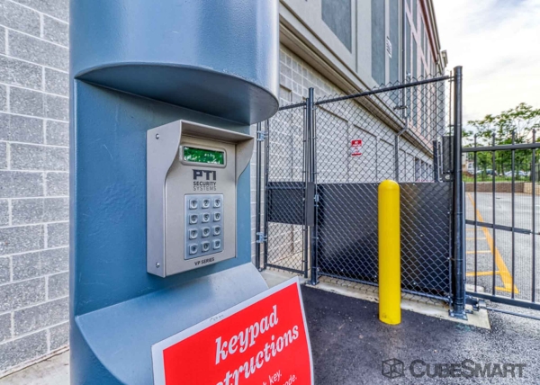 Facility photo: //images.sparefoot.com/medium/22434969ddfdc502a81.jpg