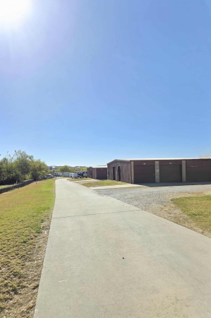 Facility photo: //images.sparefoot.com/medium/2243536914c54294ab3.jpeg