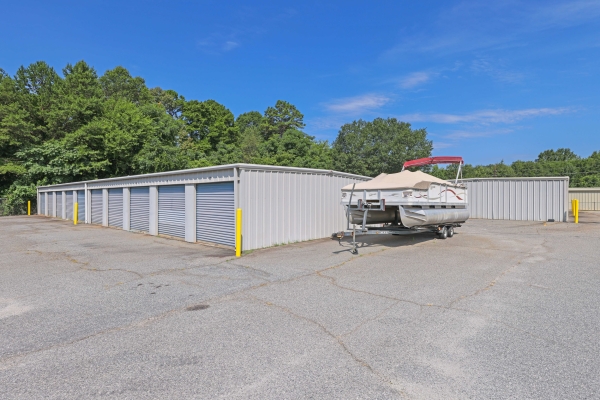 Facility photo: //images.sparefoot.com/medium/22435868acc1850974a.jpg