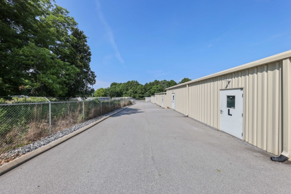Facility photo: //images.sparefoot.com/medium/22435868acc1e287945.jpg