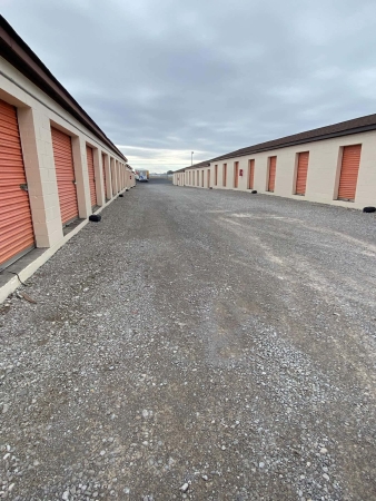 Facility photo: //images.sparefoot.com/medium/224360688105e8753fc.jpg