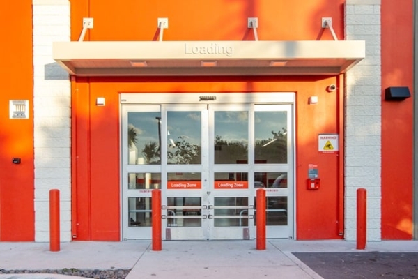 Storage Units at Public Storage - Hollywood - 910 S Dixie Hwy - 910 S Dixie Hwy