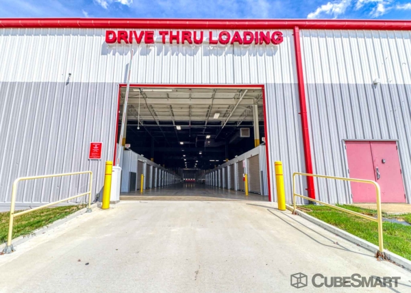 Facility photo: //images.sparefoot.com/medium/224378689063e58a493.jpg