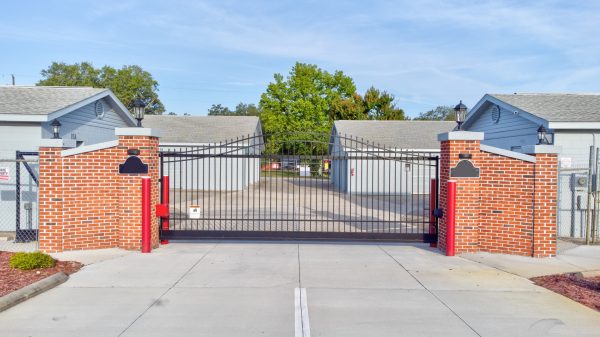 Facility photo: //images.sparefoot.com/medium/22440162c5b4444616a.png