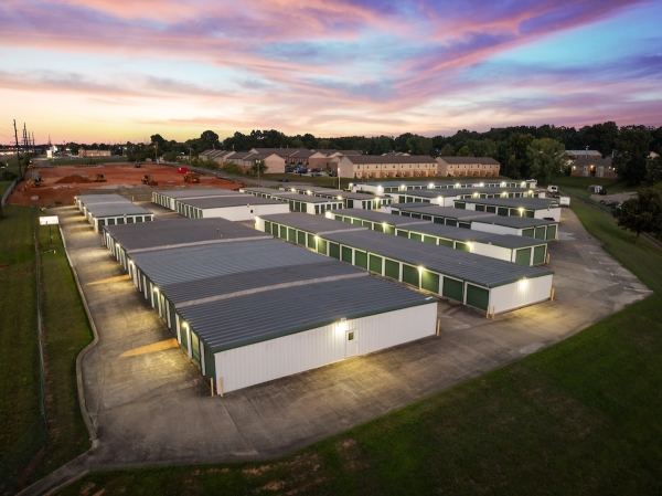 Facility photo: //images.sparefoot.com/medium/22440666abc045a7fa2.jpg