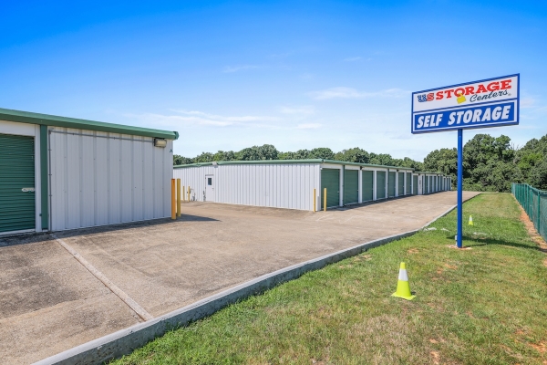 Facility photo: //images.sparefoot.com/medium/22440666abc0492affa.jpg