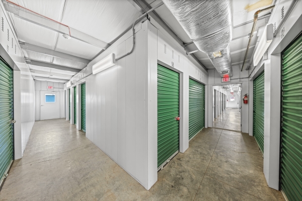 Facility photo: //images.sparefoot.com/medium/22440666abc04c96a69.jpg