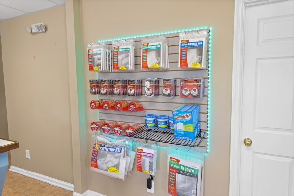 Facility photo: //images.sparefoot.com/medium/22440666abc052eadb3.jpg