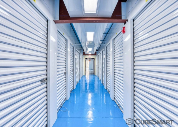 Facility photo: //images.sparefoot.com/medium/22445669f5a5c5713f5.jpg