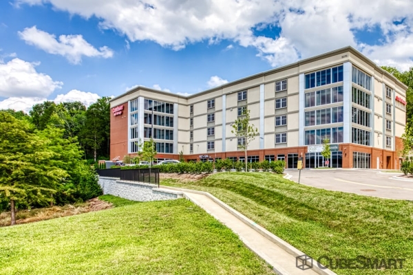 Facility photo: //images.sparefoot.com/medium/22445962c92c8fd5ff9.jpg