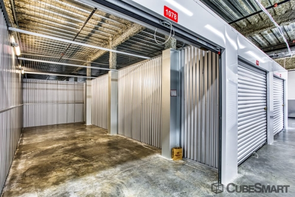 Facility photo: //images.sparefoot.com/medium/22445962c92c93687a3.jpg