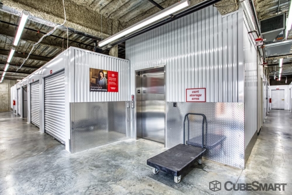Facility photo: //images.sparefoot.com/medium/22445962c92c948fbe5.jpg