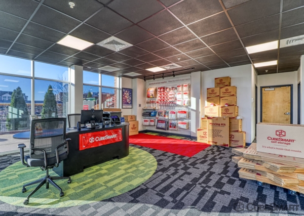 Facility photo: //images.sparefoot.com/medium/2244596932996c2b277.jpg