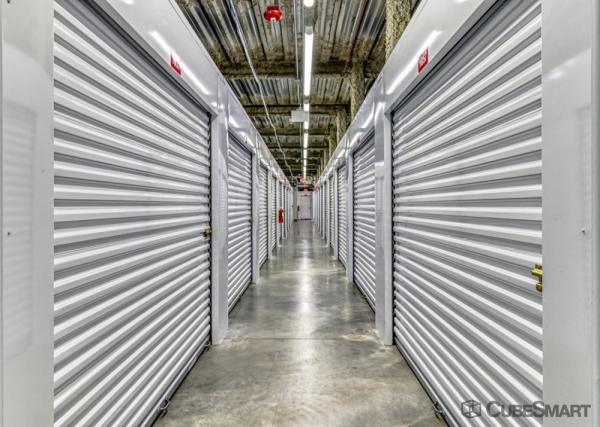 Facility photo: //images.sparefoot.com/medium/22445969e0a6ddc6e95.jpg