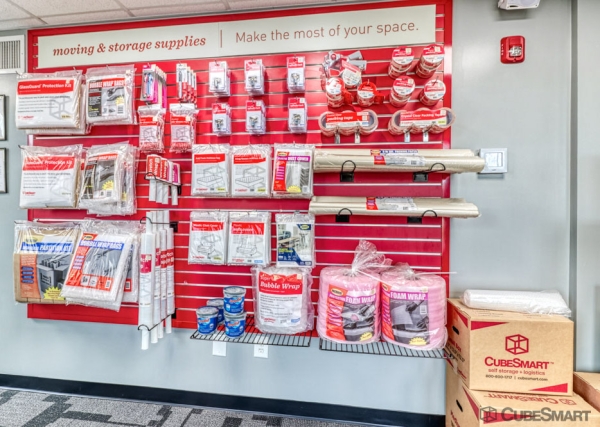 Facility photo: //images.sparefoot.com/medium/224461693148fec3584.jpg