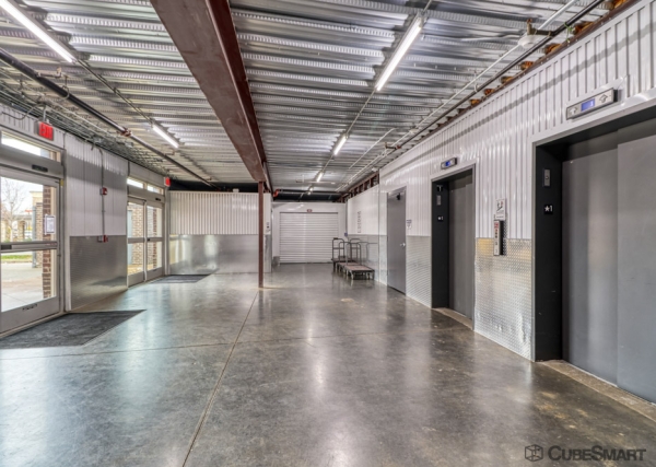 Facility photo: //images.sparefoot.com/medium/2244616a3651f1a5c97.jpg
