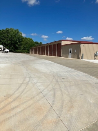 Facility photo: //images.sparefoot.com/medium/2245116a187a62e3c41.jpg