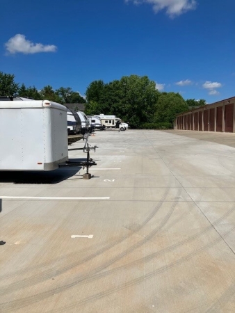 Facility photo: //images.sparefoot.com/medium/2245116a187a63b4f68.jpg
