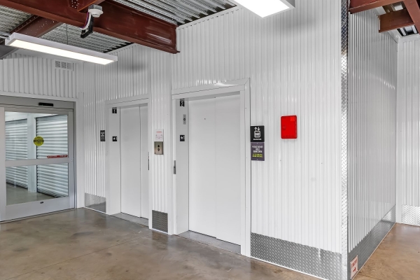 Facility photo: //images.sparefoot.com/medium/22451269943215be71e.jpg