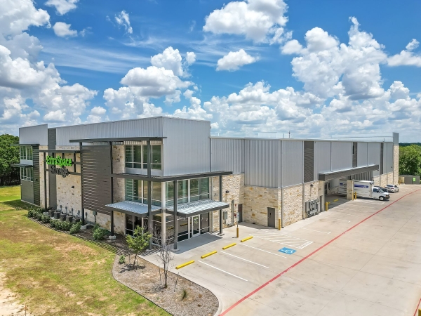 Facility photo: //images.sparefoot.com/medium/224512699432179e4b7.jpg