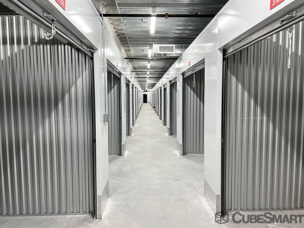 Facility photo: //images.sparefoot.com/medium/22451668905e28eaa9b.jpg