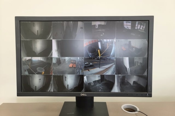 Facility photo: //images.sparefoot.com/medium/2245386a071cdc73e2f.jpg