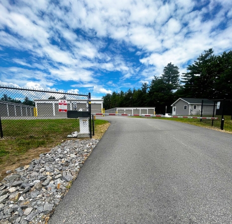 Facility photo: //images.sparefoot.com/medium/2245546928a6da771b3.jpg