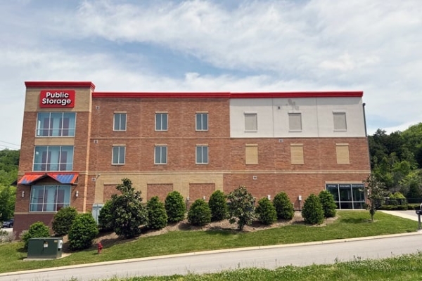 Facility photo: //images.sparefoot.com/medium/2245716894a7291c74e.jpg