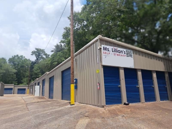Facility photo: //images.sparefoot.com/medium/224583689635352e873.jpg