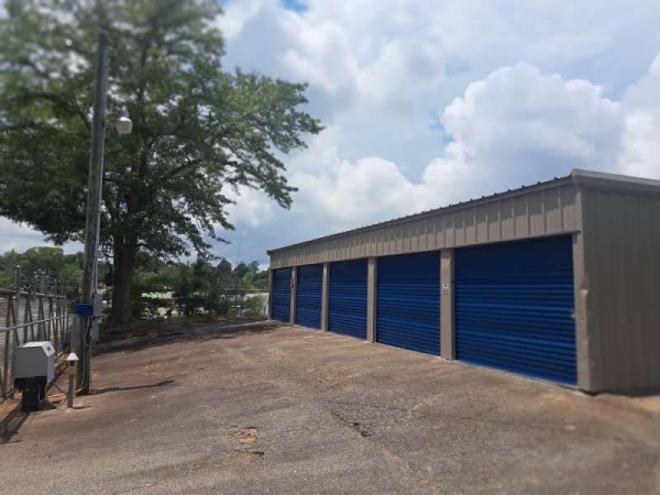 Facility photo: //images.sparefoot.com/medium/22458368e0406245497.jpg