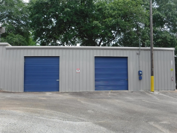 Facility photo: //images.sparefoot.com/medium/22458369176c4320458.jpg