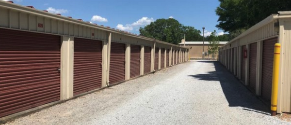Storage Units at Gray Line Storage - Palafox - 7054 N Palafox St