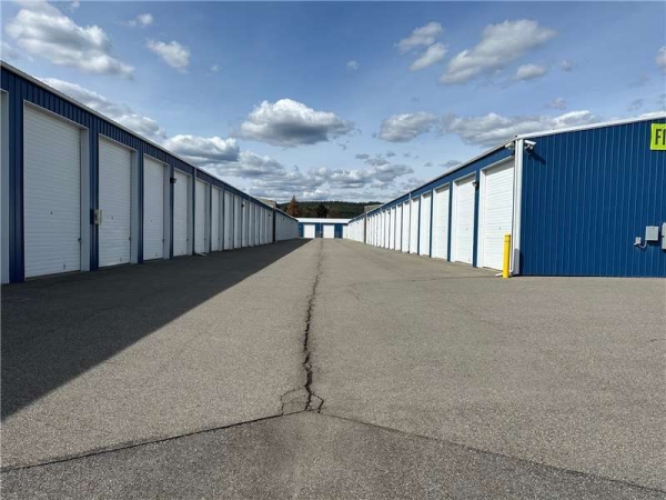 Facility photo: //images.sparefoot.com/medium/2246006a46543ac0d5e.jpg