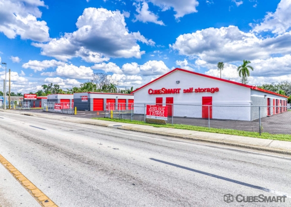 Storage Units at CubeSmart Self Storage - FL Fort Myers Palm Beach Blvd - 4514 Palm Beach Boulevard