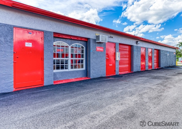 Storage Units at CubeSmart Self Storage - FL Fort Myers Palm Beach Blvd - 4514 Palm Beach Boulevard
