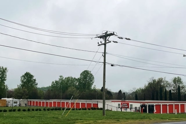 Facility photo: //images.sparefoot.com/medium/2246056a0b19bfac546.jpg