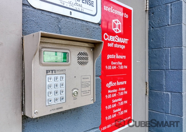 Facility photo: //images.sparefoot.com/medium/224696686f7f578d181.jpg