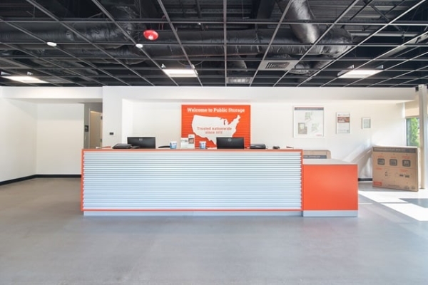 Facility photo: //images.sparefoot.com/medium/2247066a071c4e8a1d9.jpg