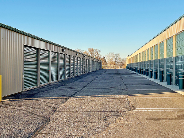 Facility photo: //images.sparefoot.com/medium/224714677d467b9ba00.png