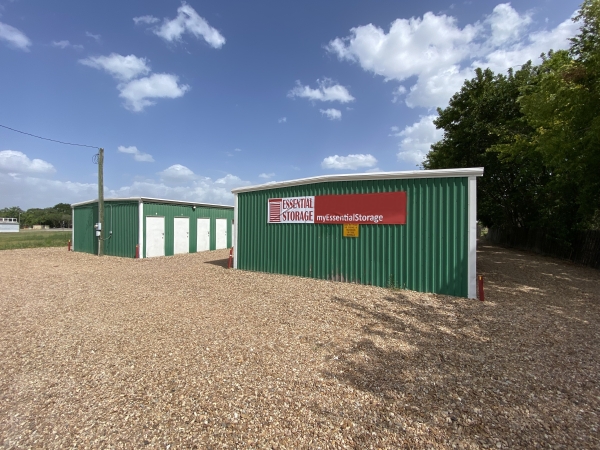 Facility photo: //images.sparefoot.com/medium/22476162f552093caf0.jpg