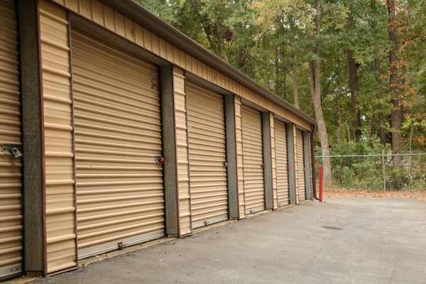 Facility photo: //images.sparefoot.com/medium/224805634d75956163d.jpg