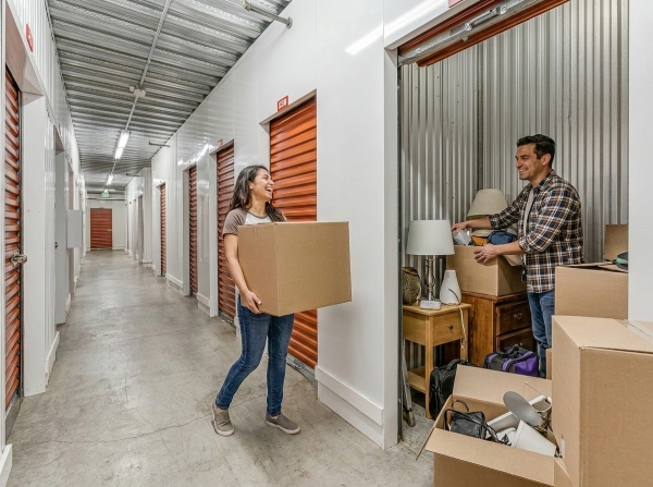 Facility photo: //images.sparefoot.com/medium/22484469f5645fa145b.jpeg