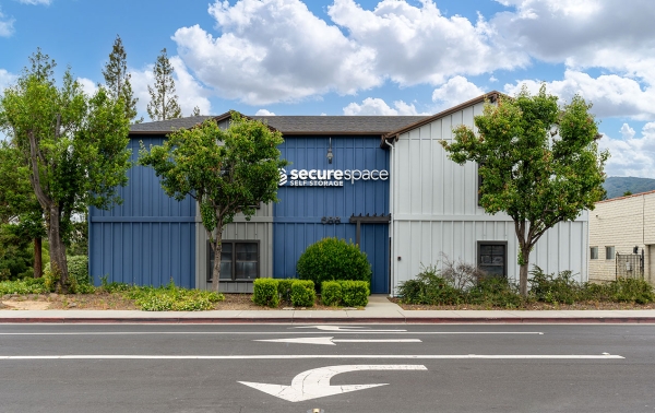Facility photo: //images.sparefoot.com/medium/22484469f5648e1269b.jpg